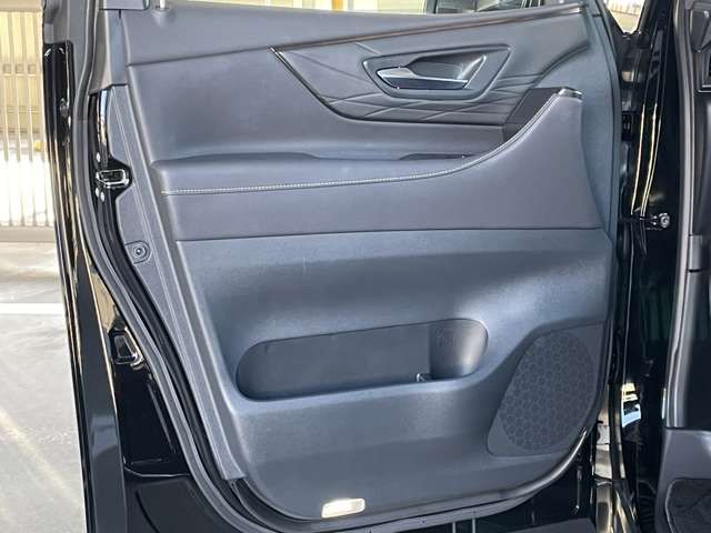 TOYOTA VELLFIRE 4WD 2024