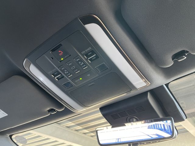 TOYOTA VELLFIRE 4WD 2024