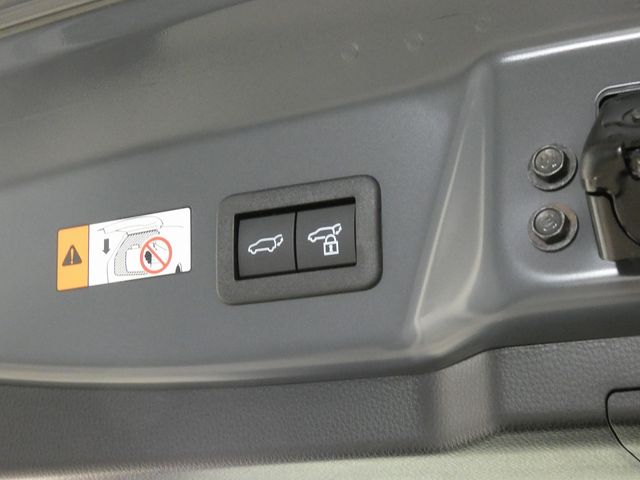 TOYOTA PRIUS 4WD 2025