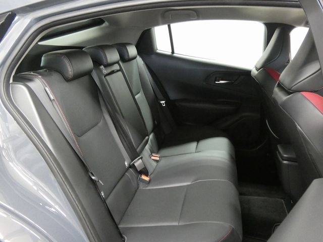 TOYOTA PRIUS 4WD 2025