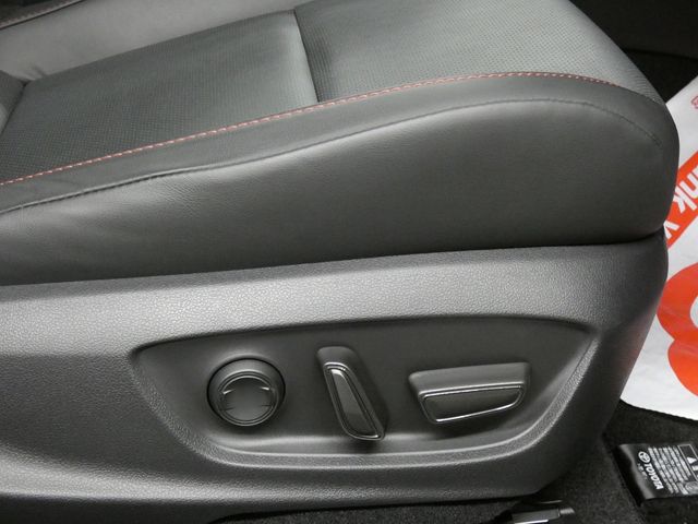 TOYOTA PRIUS 4WD 2025