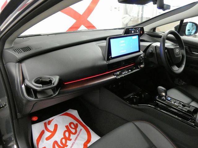 TOYOTA PRIUS 4WD 2025