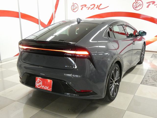 TOYOTA PRIUS 4WD 2025