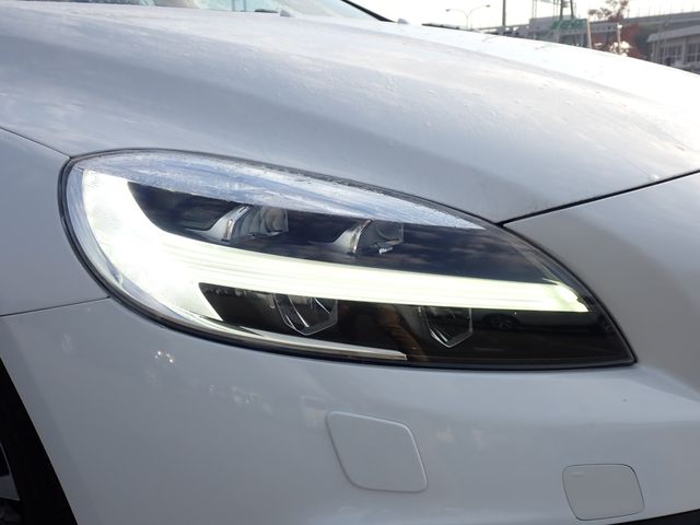 VOLVO VOLVO V40 CROSS COUNTRY 2019