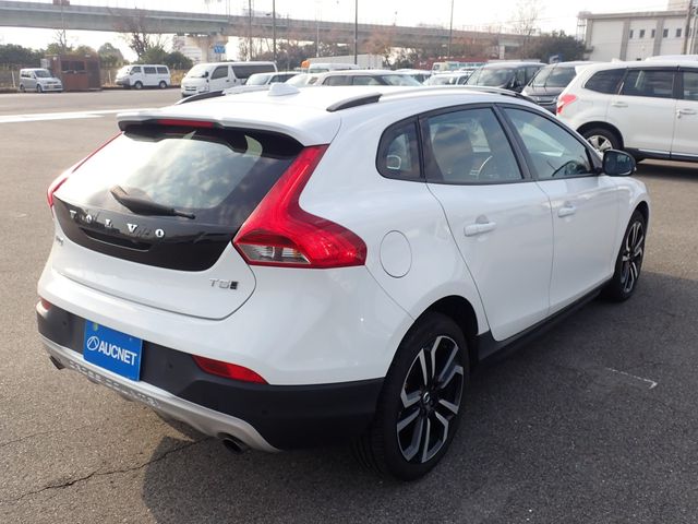 VOLVO VOLVO V40 CROSS COUNTRY 2019