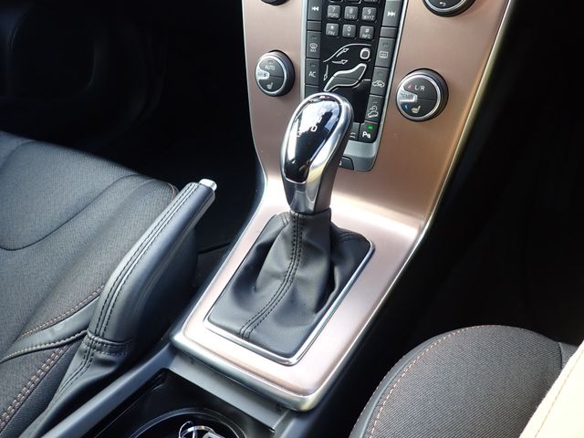 VOLVO VOLVO V40 CROSS COUNTRY 2019