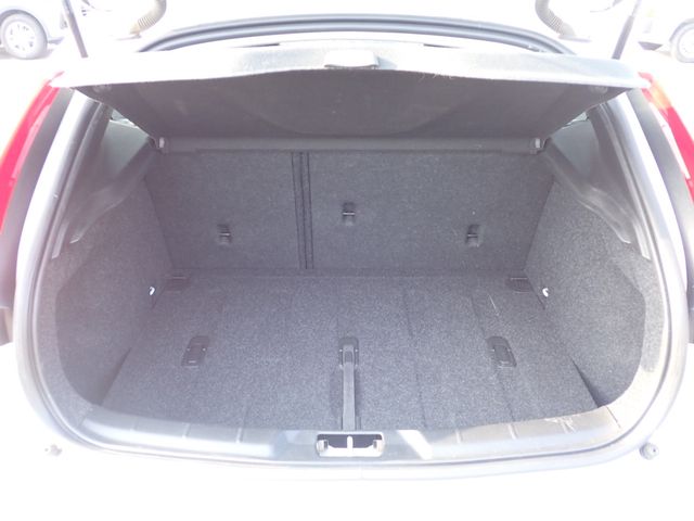 VOLVO VOLVO V40 CROSS COUNTRY 2019