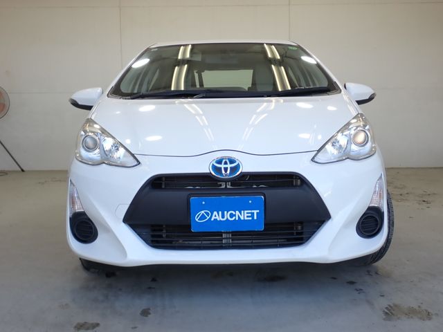 TOYOTA AQUA 2016