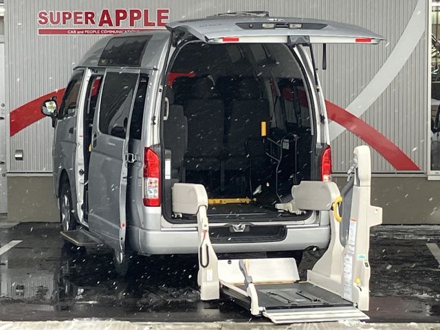 TOYOTA HIACE van 4WD 2019