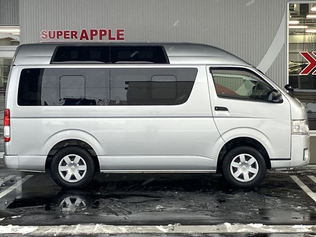 TOYOTA HIACE van 4WD 2019