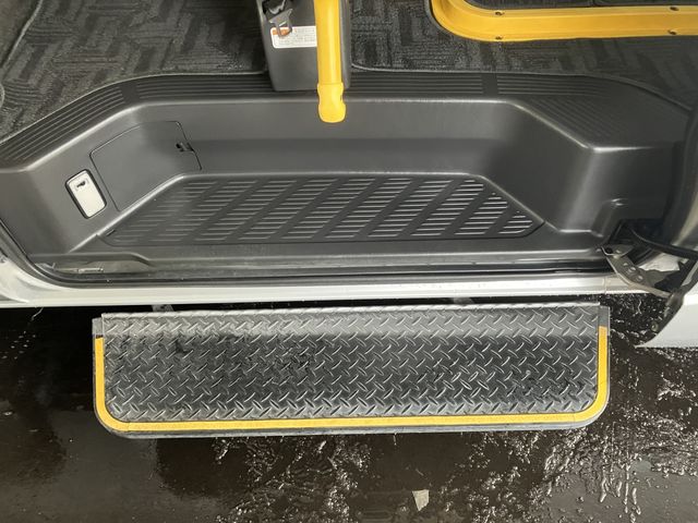 TOYOTA HIACE van 4WD 2019