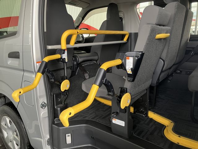 TOYOTA HIACE van 4WD 2019