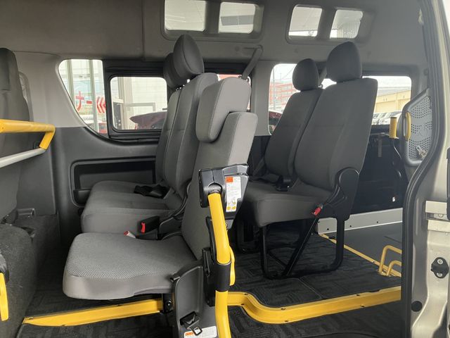 TOYOTA HIACE van 4WD 2019