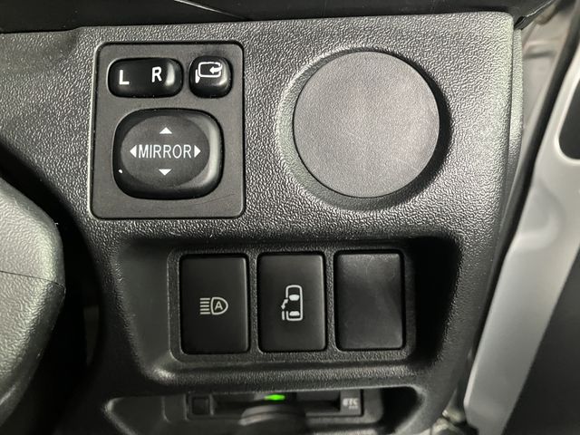 TOYOTA HIACE van 4WD 2019