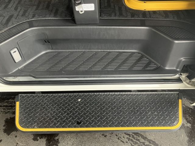 TOYOTA HIACE van 4WD 2021