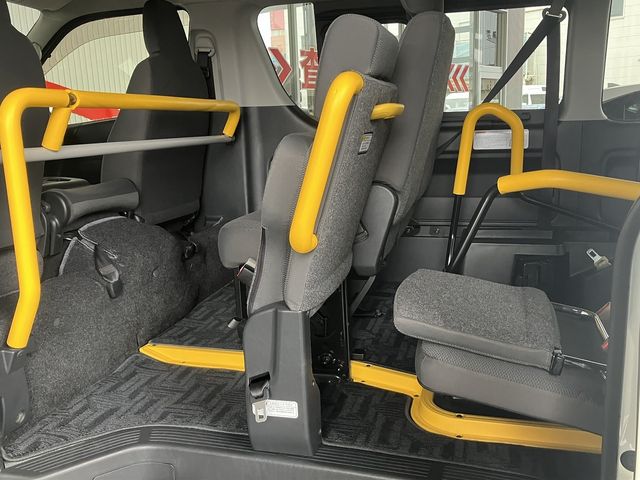 TOYOTA HIACE van 4WD 2021