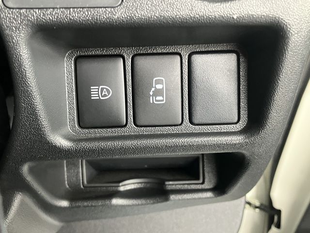 TOYOTA HIACE van 4WD 2021