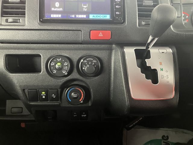 TOYOTA HIACE van 4WD 2021