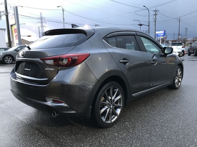 MAZDA AXELA SPORTS 2018
