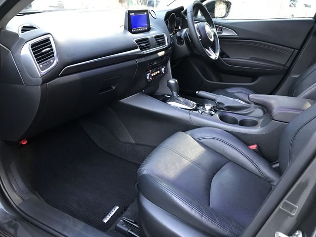 MAZDA AXELA SPORTS 2018