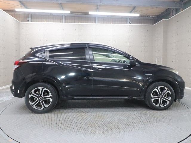 HONDA VEZEL HYBRID 2015