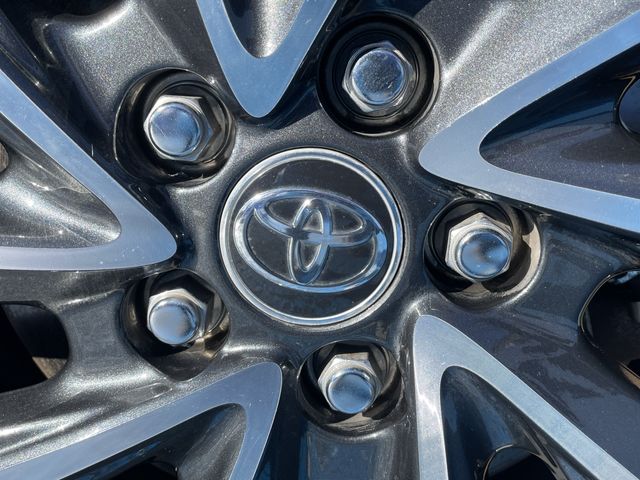 TOYOTA VOXY HYBRID 2022