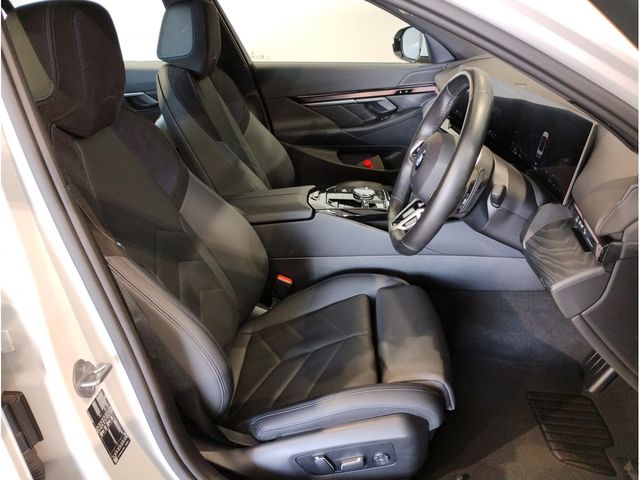 BMW BMW 5series sedan 2023