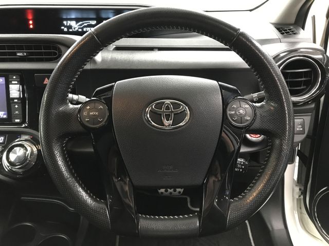 TOYOTA AQUA 2015