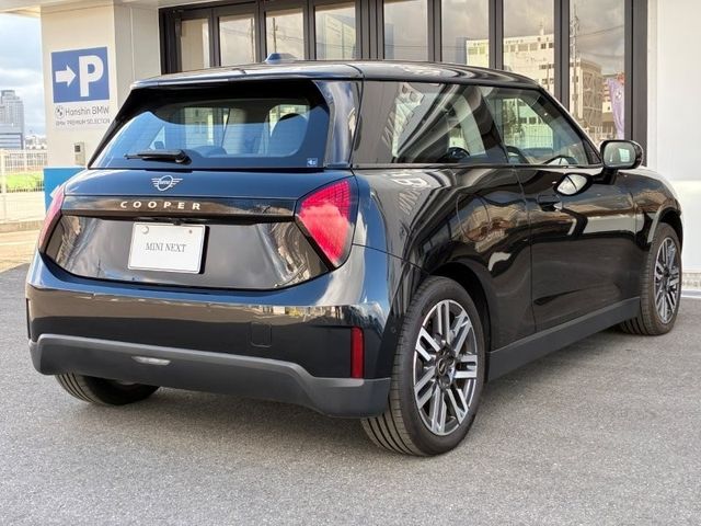 BMW MINI COOPER 2024