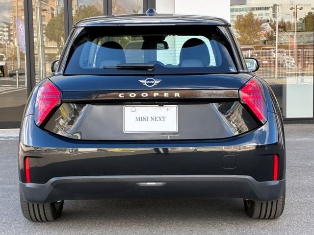 BMW MINI COOPER 2024