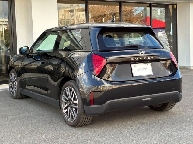 BMW MINI COOPER 2024