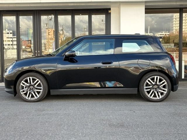 BMW MINI COOPER 2024