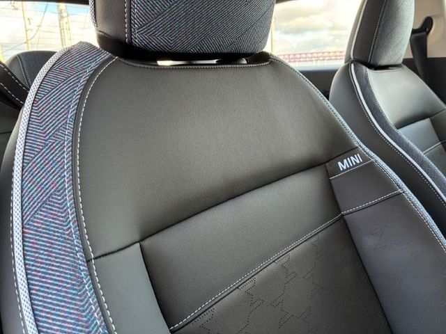 BMW MINI COOPER 2024