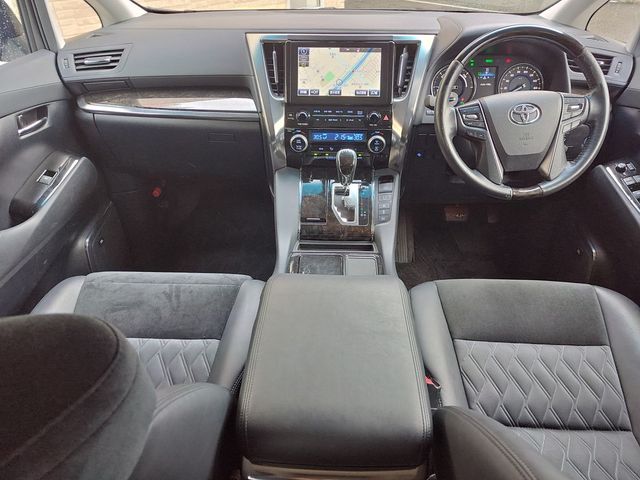 TOYOTA ALPHARD hybrid 4WD 2015