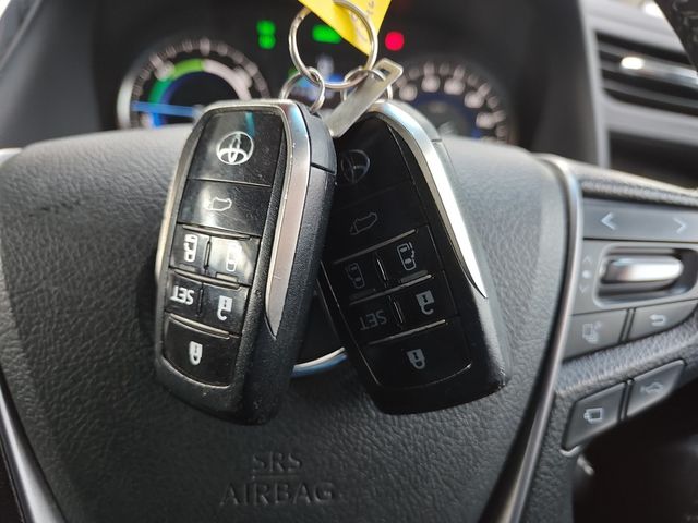 TOYOTA ALPHARD hybrid 4WD 2015