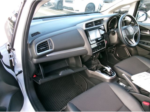 HONDA FIT HYBRID 4WD 2019