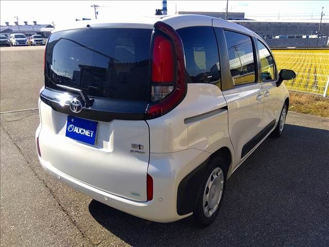 TOYOTA SIENTA HYBRID 2023