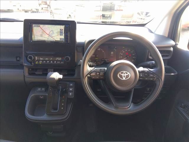 TOYOTA SIENTA HYBRID 2023