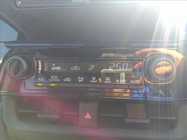 TOYOTA SIENTA HYBRID 2023