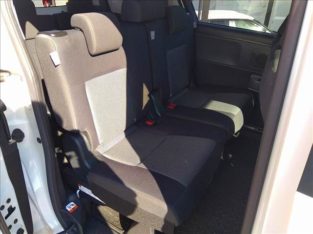 TOYOTA SIENTA HYBRID 2023