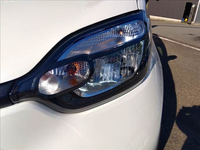 TOYOTA SIENTA HYBRID 2023