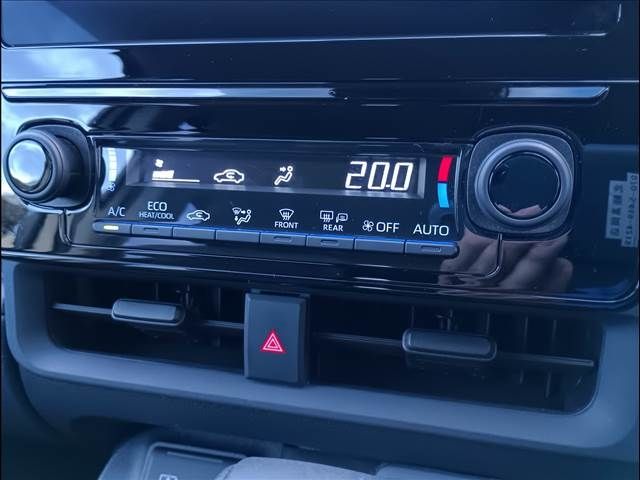 TOYOTA SIENTA HYBRID 2022