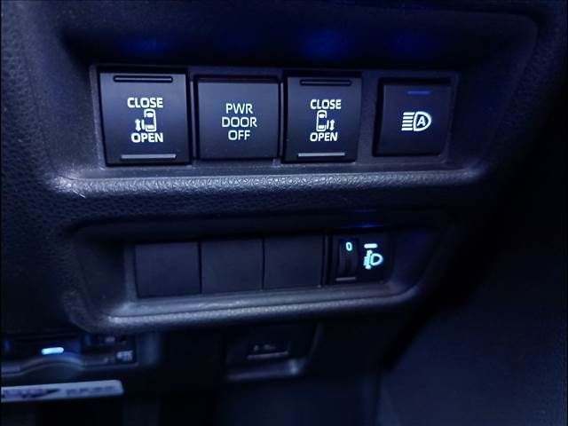 TOYOTA SIENTA HYBRID 2022