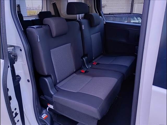 TOYOTA SIENTA HYBRID 2022