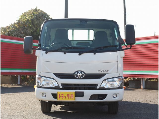 TOYOTA DYNA 2018