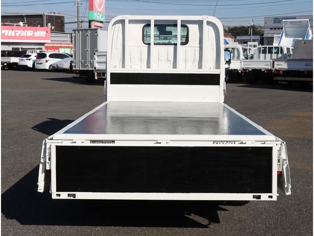 TOYOTA DYNA 2018