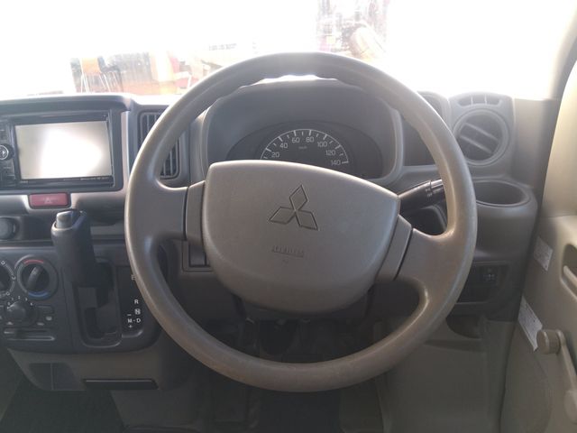 MITSUBISHI MINICAB van 2015