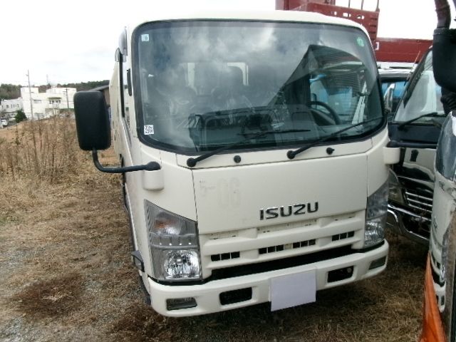 ISUZU ELF 2009