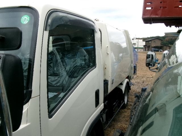 ISUZU ELF 2009