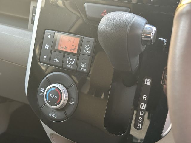 DAIHATSU TANTO 4WD 2016